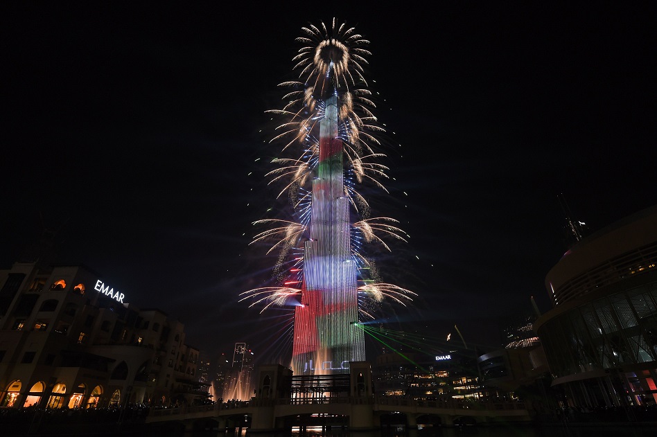 Pesta kembang api di Burj Khalifa pada perayaan malam tahun baru 2019 di Dubai, United Arab Emirates/(AFP)