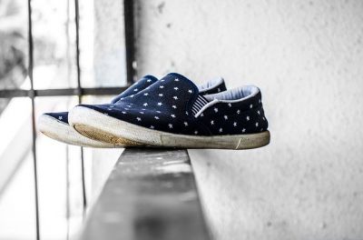 Punya Banyak Koleksi Sepatu Kanvas? Ini 5 Cara Merawatnya