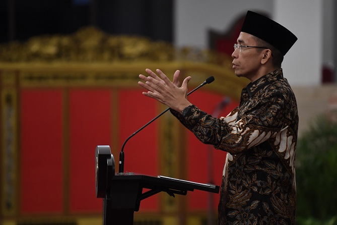 TGB Muhammad Zainul Majdi menyampaikan ceramah pada peringatan Nuzulul Quran di Istana Negara, Jakarta, Selasa (21/5/19)/ANTARA FOTO/Puspa Perwitasari/ama.