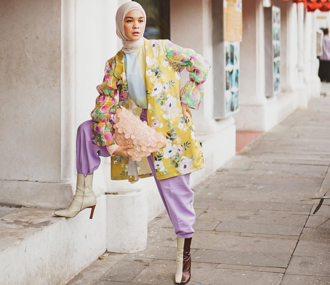 Elegan, Ini 5 Kombinasi Hijab-Blazer ala Tantri Namirah