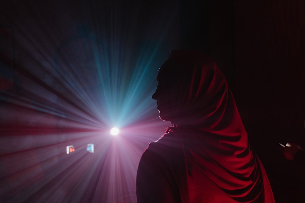 Perempuan muslim (Gambar oleh Pezibear dari Pixabay)