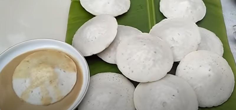 Sambareh, penganan khas warga Pariaman saat bulan Rajab (Foto: Tangkapan layar Youtube desmawati kuretangin)