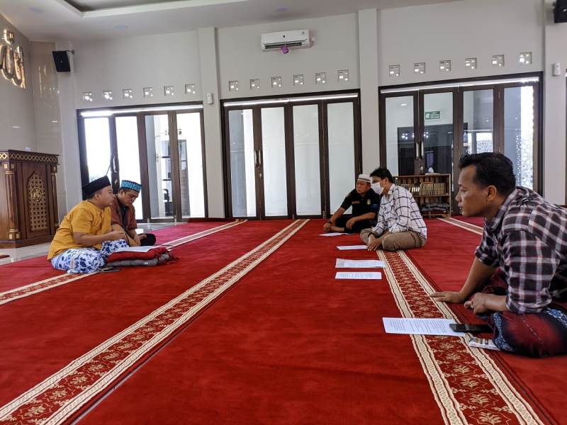 Kajian Jumat di Masjid Nursiah Daud Paloh (NDP) Lampung, yang dipimpin Ustaz Sobih Adnan (Foto: Ist)