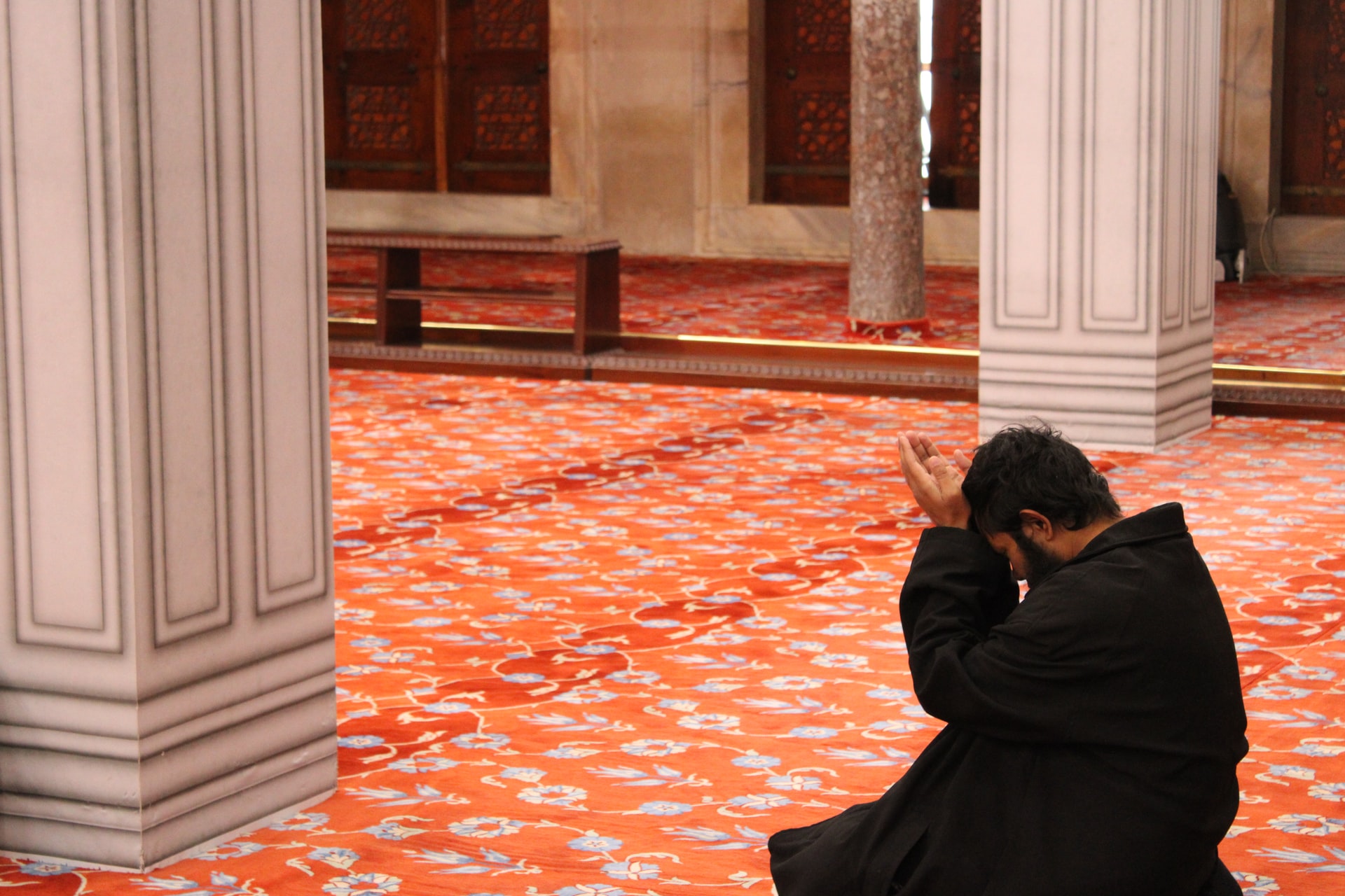 Hadits Tawasul Amal Saleh: Agar Doa Terkabul