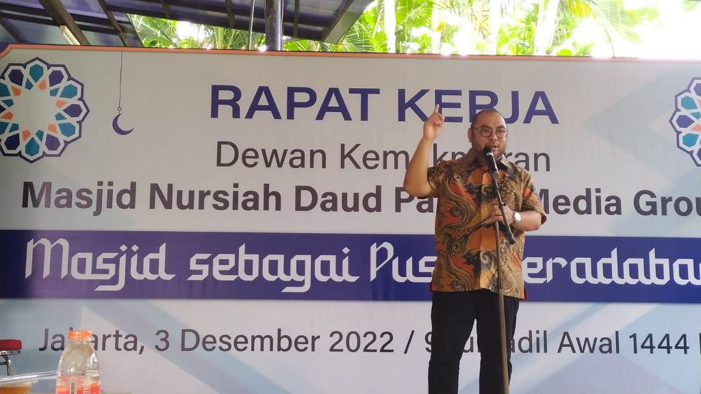 CEO Media Group Mohammad Mirdal Akib saat memberikan sambutan dalam Rapat Kerja Dewan Kemakmuran Masjid (DKM) Nursiah Daud Paloh, Media Group, Kedoya, Jakarta Barat, Sabtu (3/12). (Foto: IST)