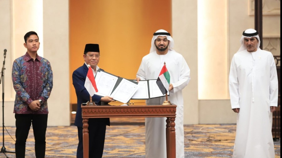 Penandatanganan MoU pengelolaan bersama Masjid Syekh Zayed Solo. Foto Kemenag