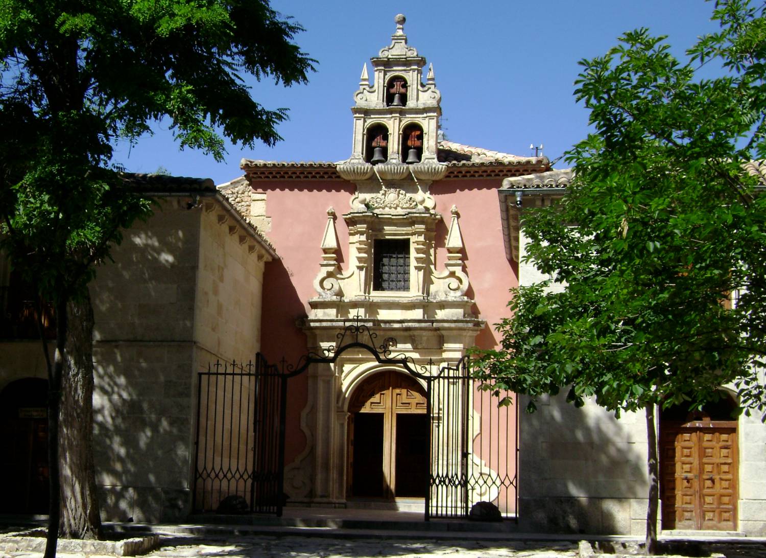 Hermitage of Our Lady of Sorrows di Malaga ditugaskan oleh Bernarda Maria Alferez Velasco pada tahun 1720 (Wikipedia)