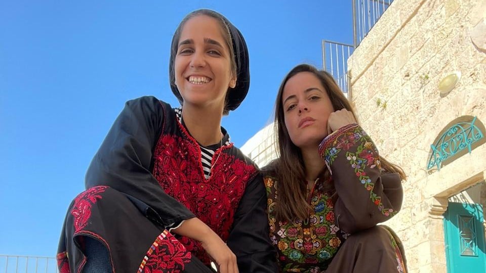 Bosan Stereotip Wilayah Konflik, Duo Perempuan Palestina Mendirikan AhlanPalestine