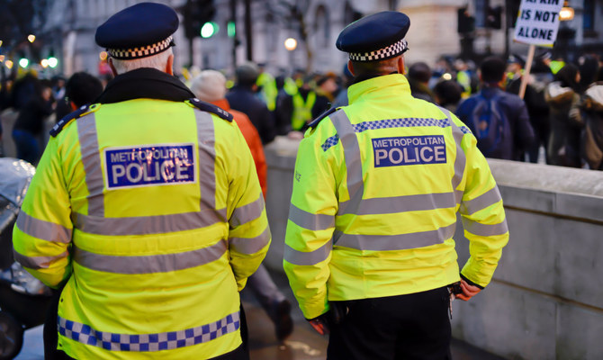 Polisi Inggris Menyelidiki Peristiwa Pembakaran Seorang jemaah di Luar Masjid