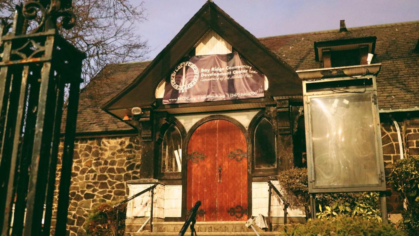 Sebuah gereja terbengkalai di Brooklynn New York diubah menjadi pusat komunitas Muslim (Zainab Iqbal/MEE)