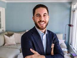 Abdullah Hammoud adalah walikota Dearborn pertama yang berlatar belakang Muslim. Foto: Detroit Free Press