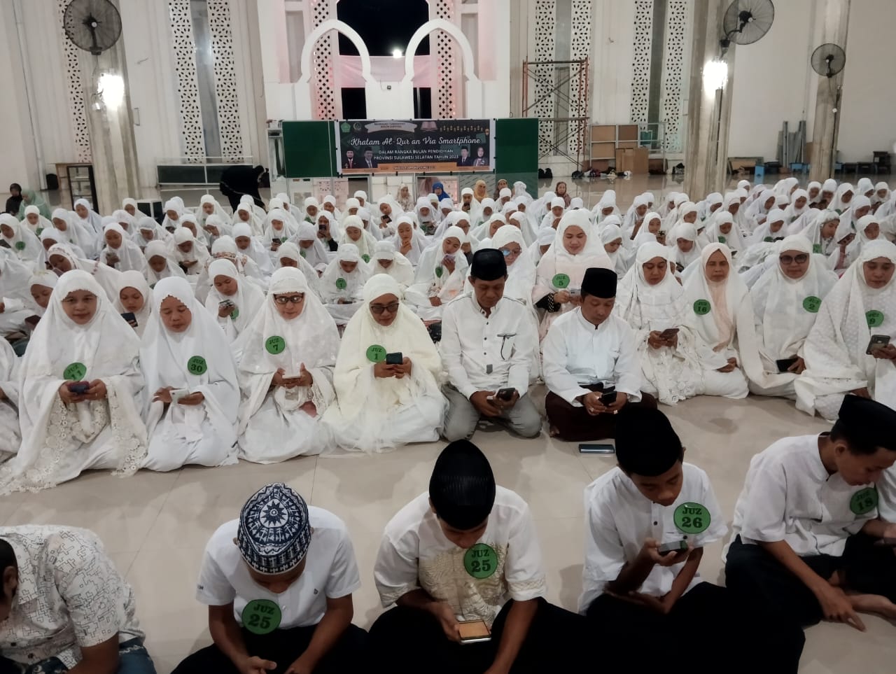Puluhan Ribu Siswa Madrasah se-Sulsel Catat Rekor Dunia, Khataman Quran via Aplikasi