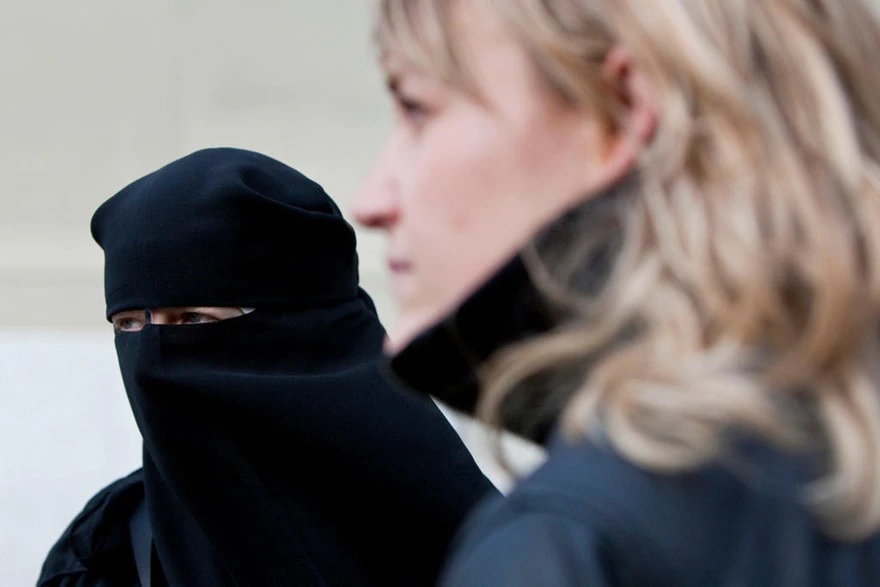 3 Muslimah Swiss Ditanyai 'Mengapa Memilih Islam?'