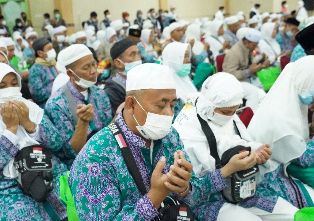 Kelola Waktu, Jemaah Haji Diminta Kenakan Kain Ihram Sejak di Embarkasi
