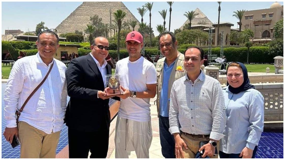 Pep Guardiola liburan ke Mesir. Foto: Ist