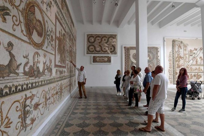 Wisatawan mengunjungi Museum Bardo pada tahun 2018. (AFP)