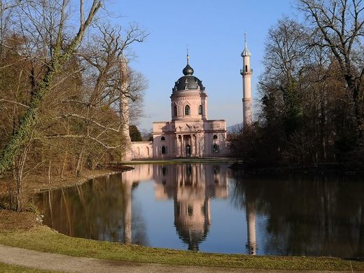 Menyusuri Kemegahan Masjid Taman Istana Schwetzingen