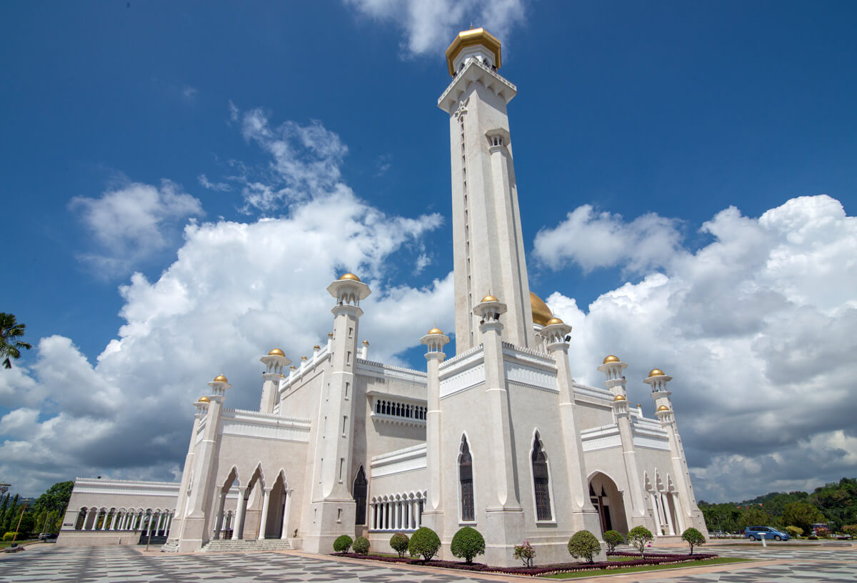 6 Hal yang Belum Anda Ketahui tentang Masjid Emas Brunei