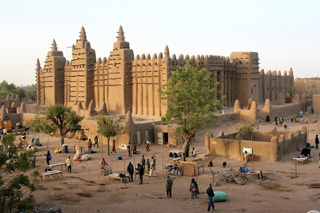 Masjid Kompleks Djinguereber, Masjid Tertua di Mali yang Terbuat Dari Lumpur