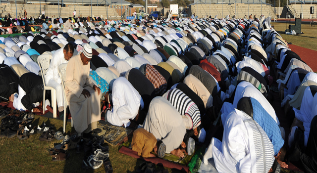 Muslim Botswana melaksanakan salat I'd. Foto:Botswana Gazette