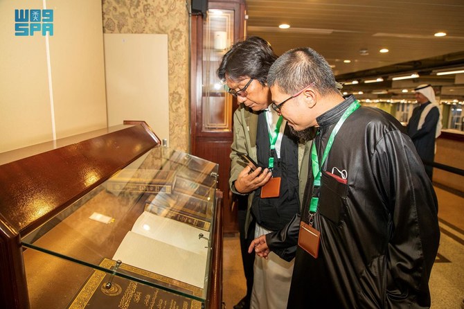 Para Tamu Program Umrah Mengunjungi Tempat-tempat Bersejarah di Madinah