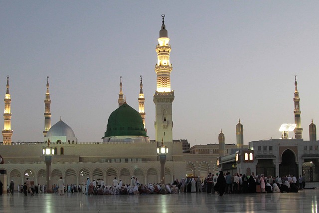 Arab Saudi Mengizinkan  Akad Nikah di Masjid Nabawi dan Masjidil Haram