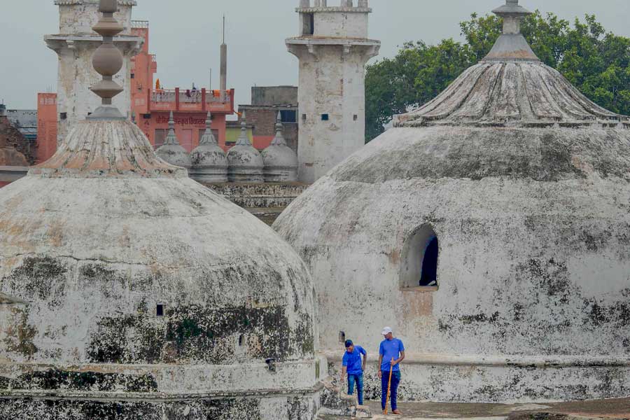 Pengadilan Mengizinkan Puja di Ruang Bawah Tanah Masjid Gyanvapi