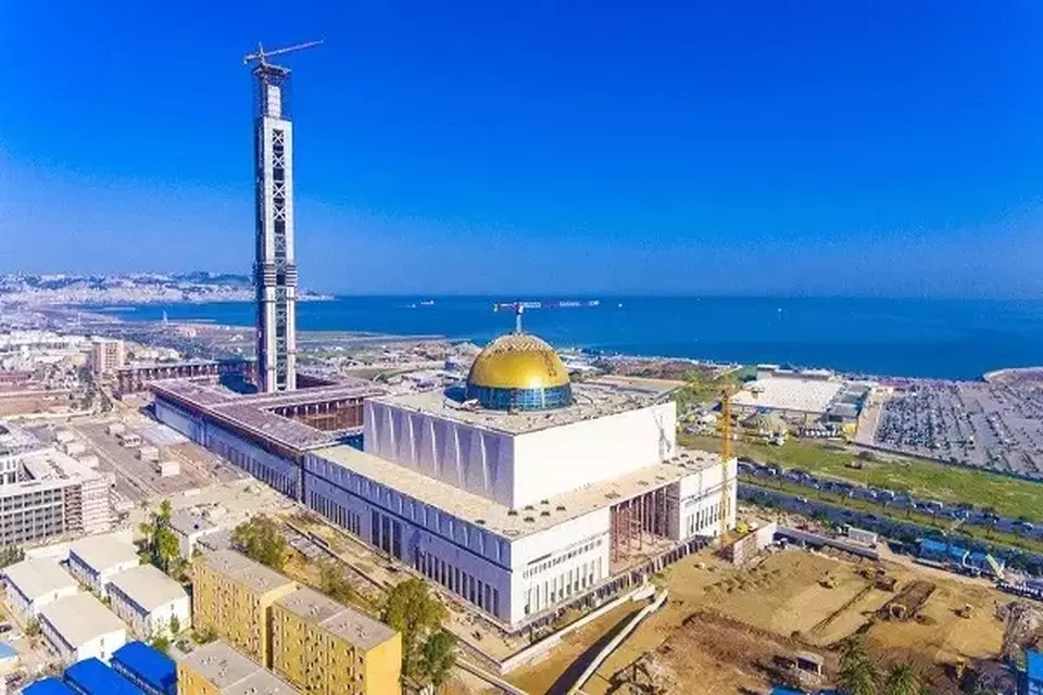 Aljazair Meresmikan Masjid Terbesar Ketiga di Dunia Menjelang Ramadhan