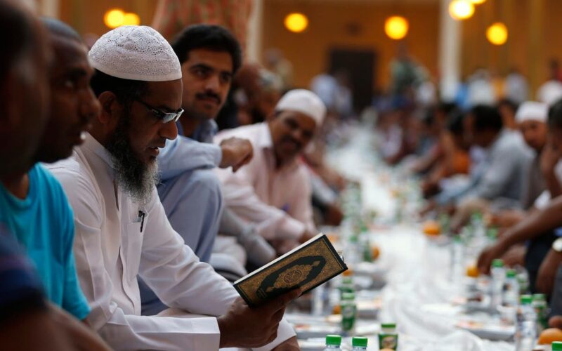 Arab Saudi Larang Buka Puasa di Masjid