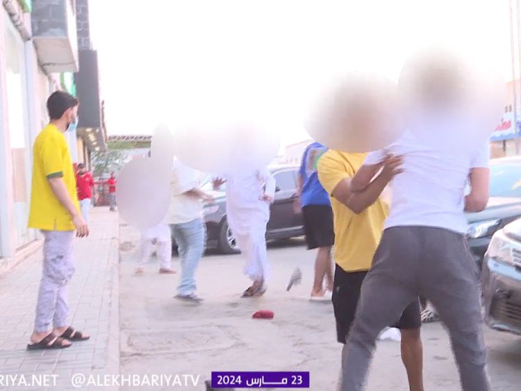 Kejadian Lucu, Seorang Pria di Arab Saudi Benar-benar War Takjil