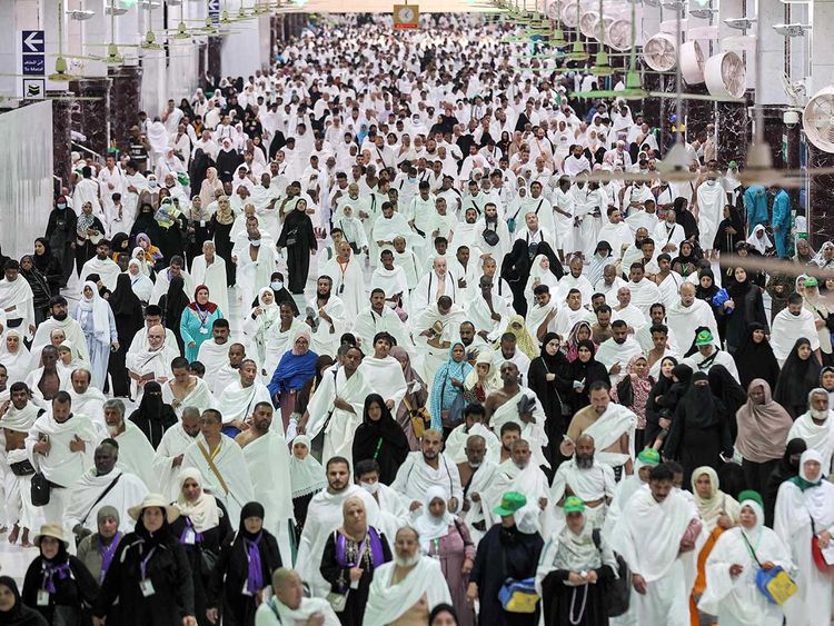Arab Saudi Menahan Lebih Dari 4.000 Orang Karena Pelanggaran di Masjidil Haram selama Ramadhan
