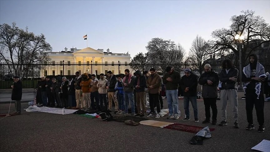 Aliansi Muslim Gelar Protes Berbuka Puasa di Gedung Putih