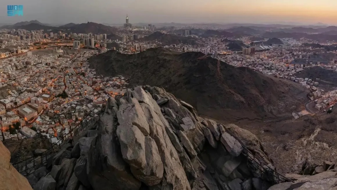 Gua Hira Akan Dilengkapi Sistem Kereta Gantung pada Tahun 2025