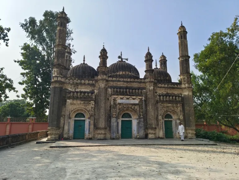 Sebuah masjid di Pakur, Jharkhand. Foto: Aljazeera