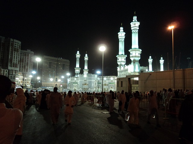 Masjid Nabawi dan Masjidil Haram Akan Gelar Salat Istisqa