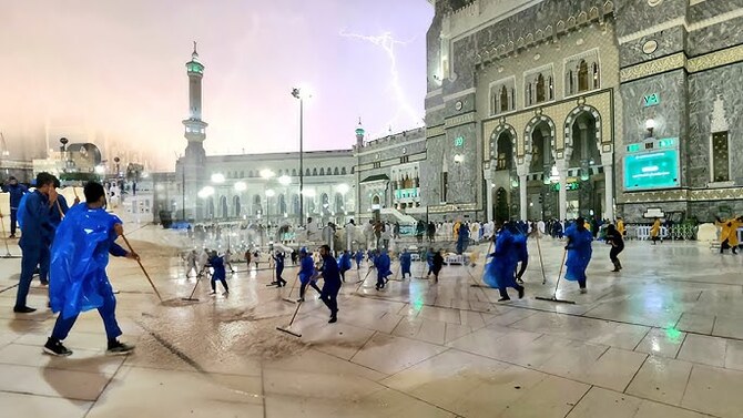 Pihak Berwenang Saudi Peringatkan Hujan Lebat dan Badai Petir Hingga Senin