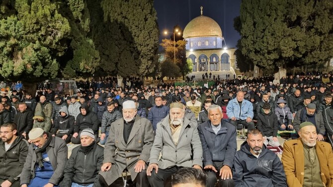 Hanya 60.000 Warga Palestina yang Melaksanakan Salat Ramadan di Al-Aqsa