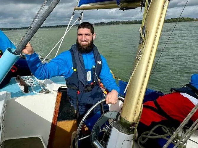 Lima Sahabat, Satu Kapal, dan Perjalanan Haji Lewat Laut yang Menggetarkan Hati