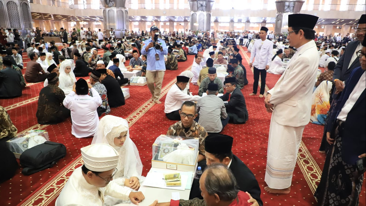 100 Pasangan Difasilitasi Kemenag Menikah di Masjid Istiqlal