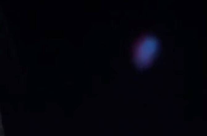 Cahaya Merah Muda Misterius Menerangi Langit Barat Laut Arab Saudi