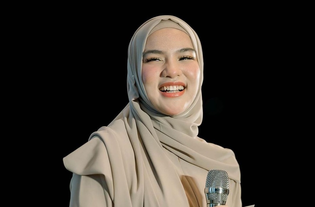 Kisah Mualaf Davina Karamoy: Hidayah Itu Datang Saat Sakit