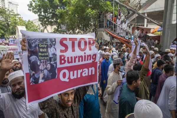 Politisi AS Bakar Al-Quran, Picu Kemarahan Publik