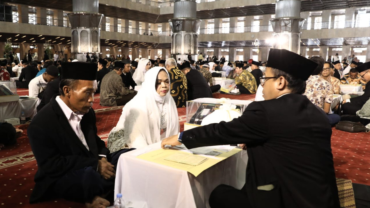 Ratusan Pasangan Ikuti Nikah Massal di Masjid Istiqlal, Jadi Momen Penuh Haru