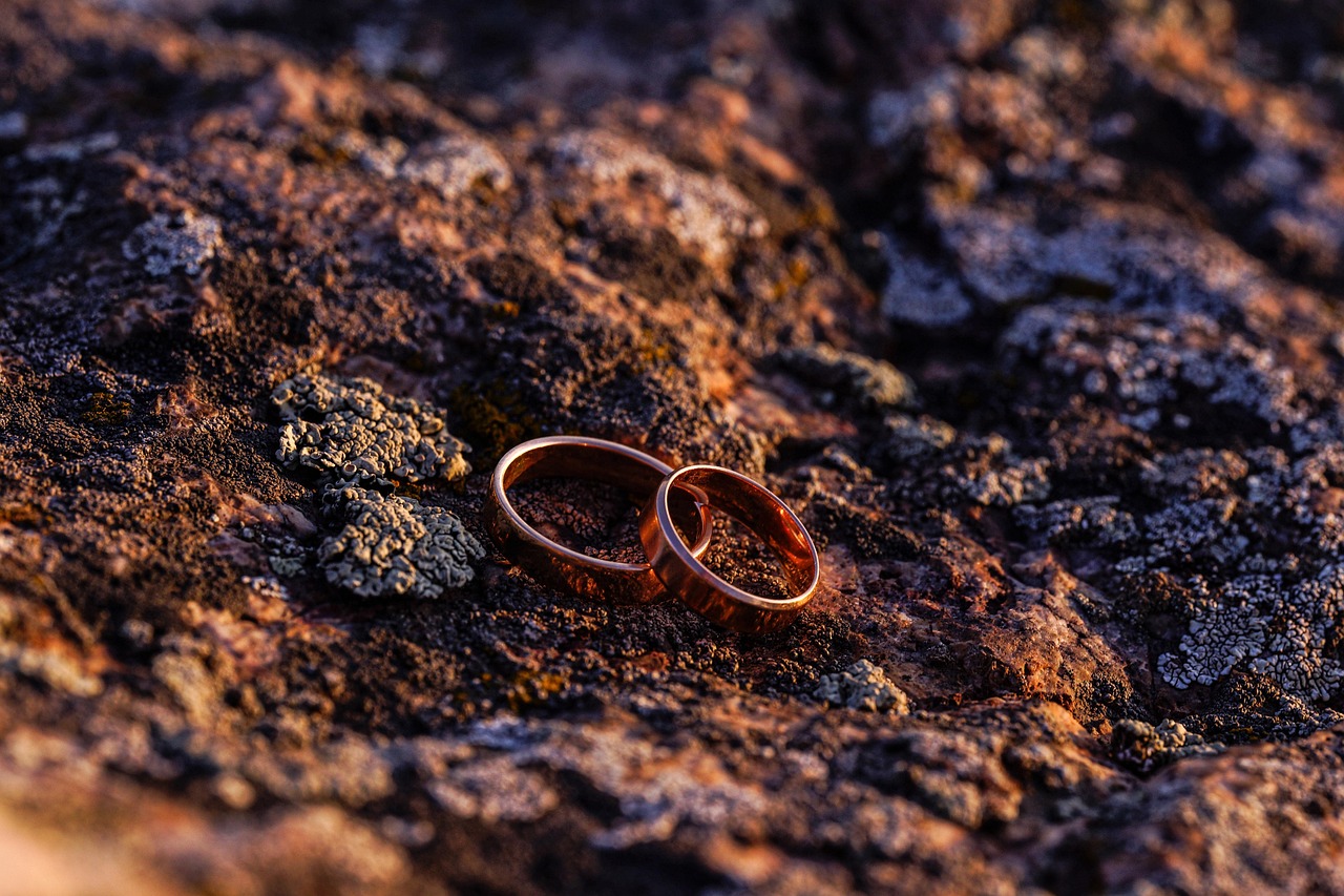 Akad Nikah Secara Online, Sah Atau Tidak?