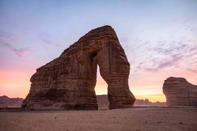Batu Gajah AlUla. Foto: AFP