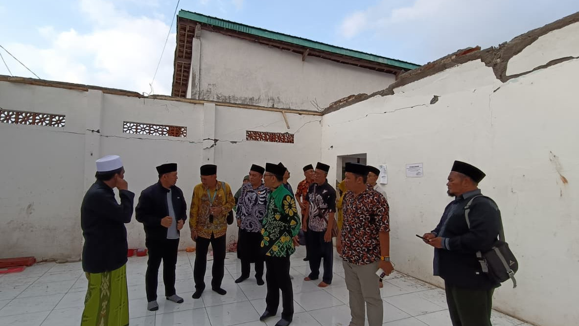 Tim Kemenag tinjau Pesantern Syekh Abdul Qadir Jailani, Situbondo. Foto: Kemenag