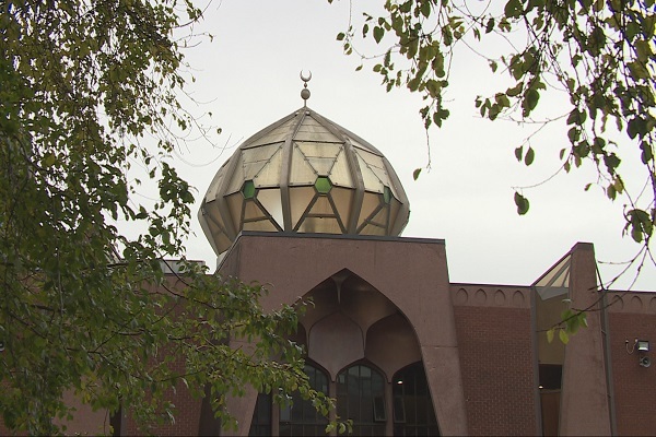 Masjid Raya Glasgow Dicoret Grafiti Islamofobia, Komunitas Muslim Tegaskan: Kami Tidak Akan Pergi