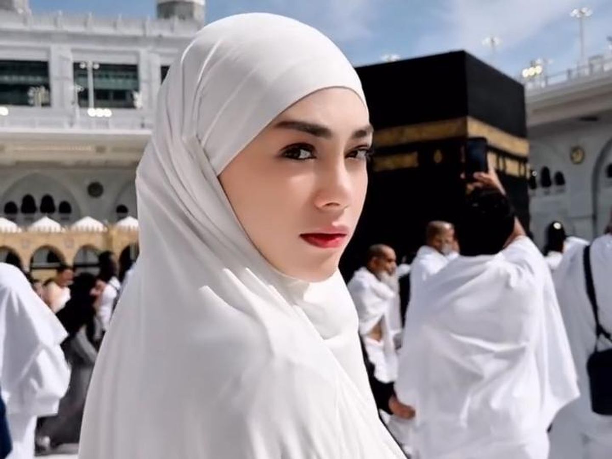 Kisah Haru Celine Evangelista Ditegur Anak Saat Lepas Hijab