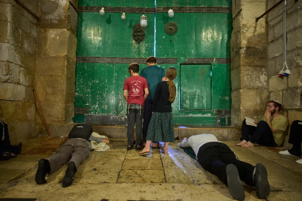 Menurut laporan resmi, 182 pemukim ilegal memasuki area Al-Aqsa pada sesi pagi dan sore.  Foto: AP