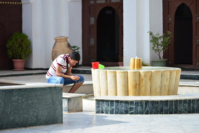 Merasa Kentut saat Salat, Apa yang Harus Dilakukan?. Foto:  Pixabay